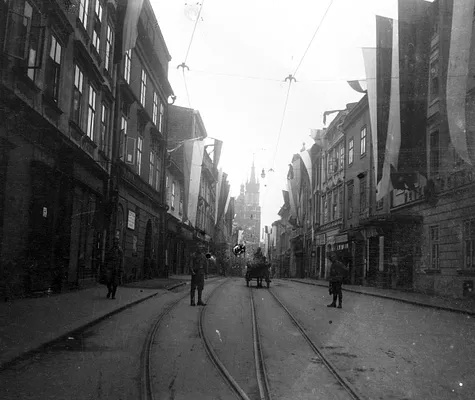1905