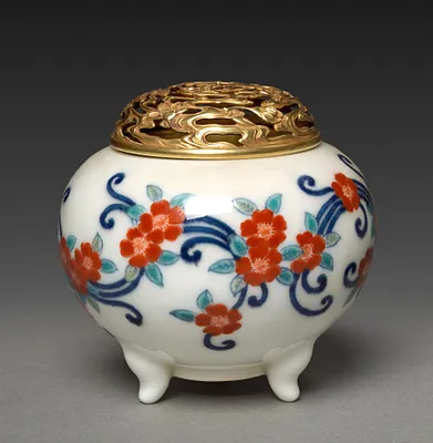 Incense Burner with Floral Scroll