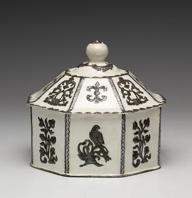 Octagonal Box with a Lid
