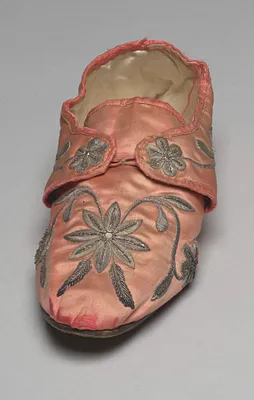 Slipper (one of a pair)