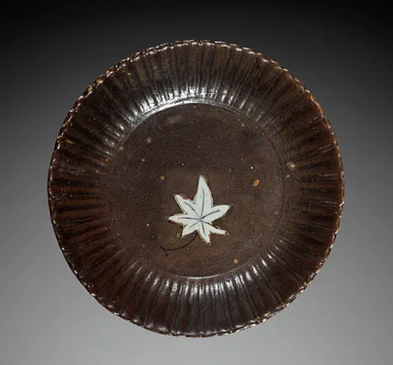 Dish with Maple Leaf