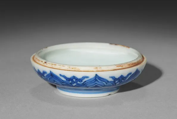 Round Covered Box with Medallions