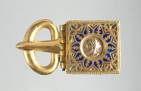 Buckle with Embossed Head in Profile