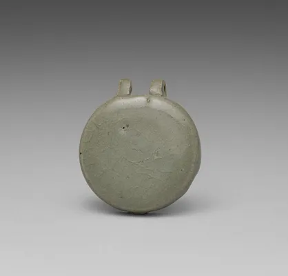 Water Ewer for Rituals with Incised Parrot Design (lid)