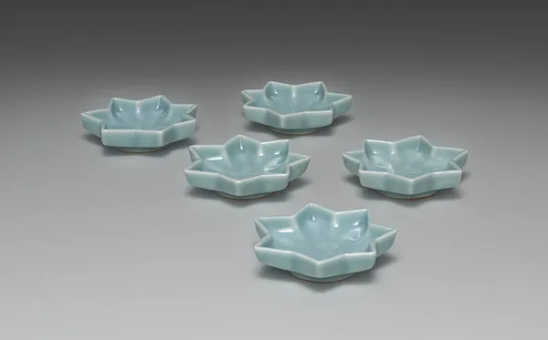Maple Leaf-Shaped Saucers