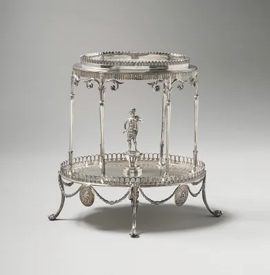 Centerpiece (metal stand)