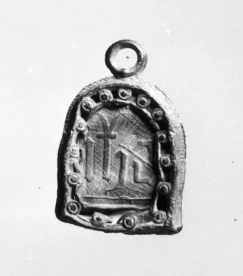 Pilgrim's sign; MONOGRAM OF CHRIST/I H C