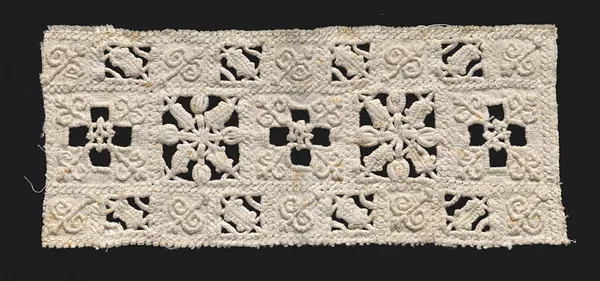 Lace fragment