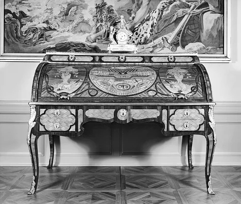 Roll-Top Desk Depicting the Chateau of Saint Maur