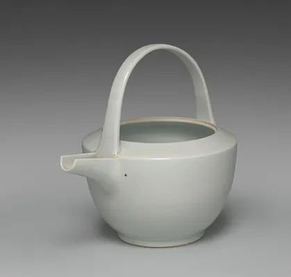 Sake Pourer