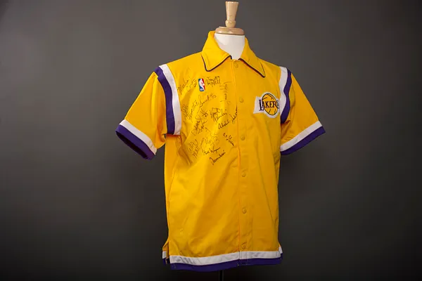 Los Angeles Lakers Polo Shirt Signed by the Team