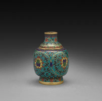 Snuff Bottle with Floral Scrolls