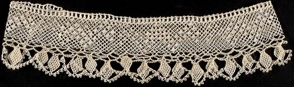 Lace collar