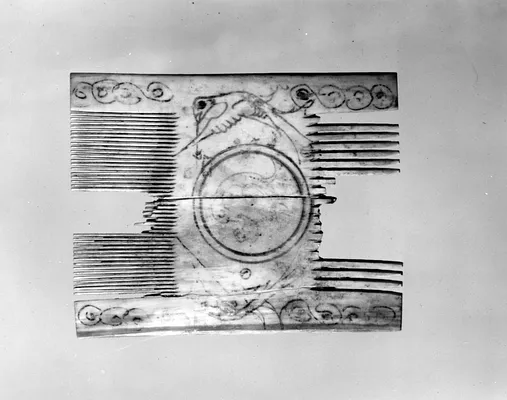 Comb with Scrolls and Birds