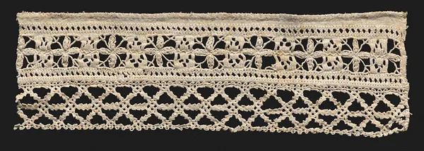 Lace fragment