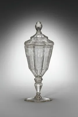 Standing Cup with Cover