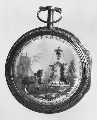 Watch with Fountain Scene