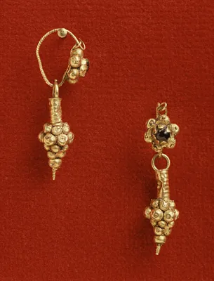 Pair of Earrings with Rosette and Pendant