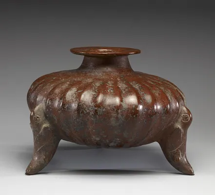 Jar with parrot-shaped supports