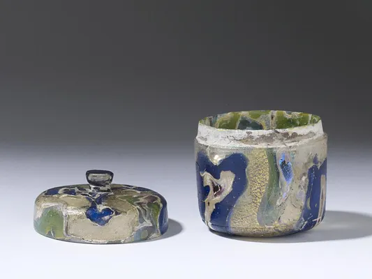Pyxis