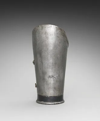 Left Vambrace (lower cannon)