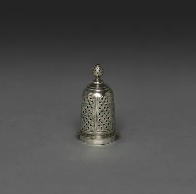Caster (lid)