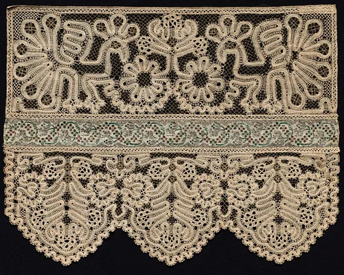 Lace Towel End