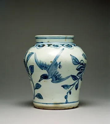 Jar with Design of Pomegranates and Birds