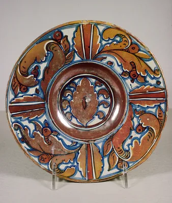 Dish with Foliage Design