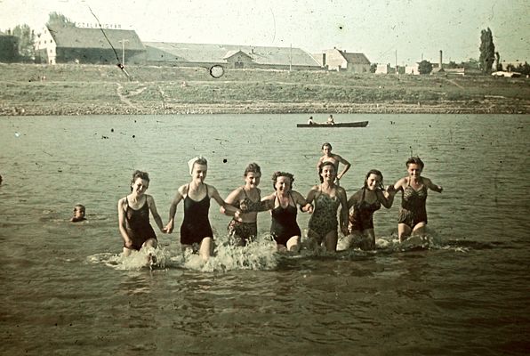 Women Wading in Szeged