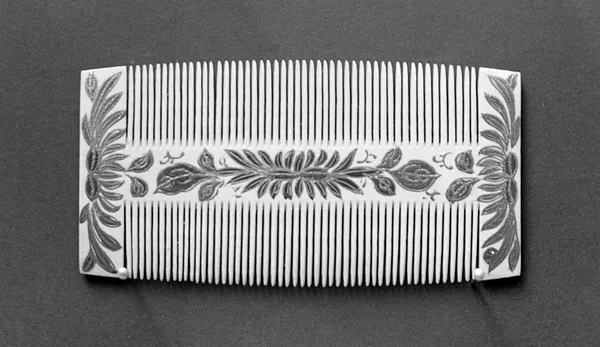 Comb (""Kushi"")
