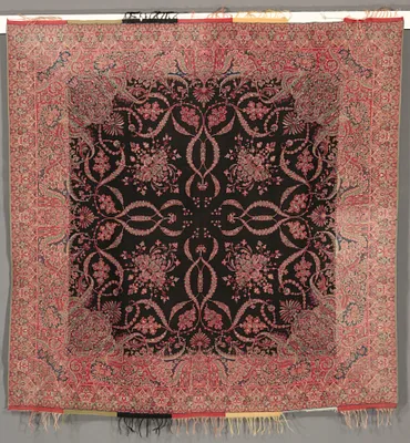 Square Shawl in Renaissance Style with Black Center and Quarter Shawl Layout