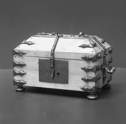 Truncated Pyramidal Box with Punched Decoration