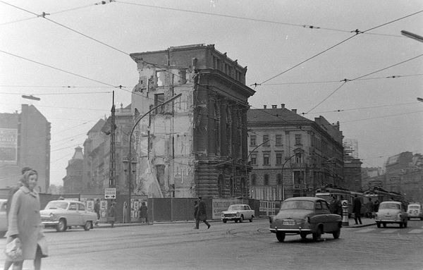 Demolition of Nemzeti Színház, Blaha Lujza tér