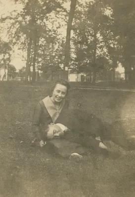 Bill and Verna Schnell in Dysart Park, 1921