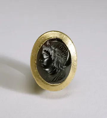 Ring with Dionysus