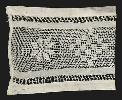 Fragment of a border