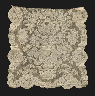 Lace Jabot
