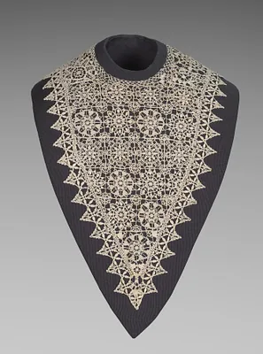 Lace Collar