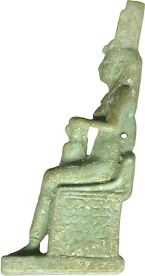 Isis Nursing Horus
