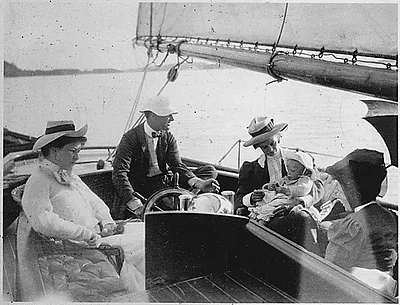 Franklin D. Roosevelt and Eleanor Roosevelt with Anna in Campobello