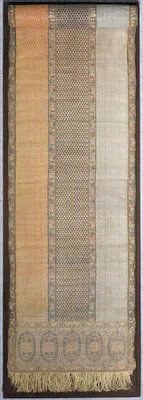 Sash with Small Male Figures