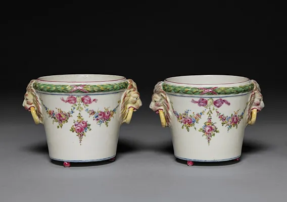 Pair of Flower Pots (Pots de fleurs)